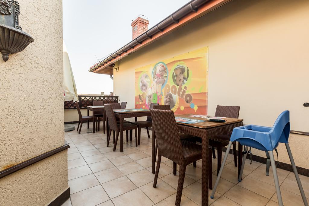 Hotel Krzyski Tarnow Exterior photo