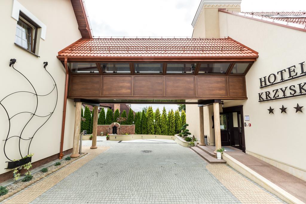 Hotel Krzyski Tarnow Exterior photo
