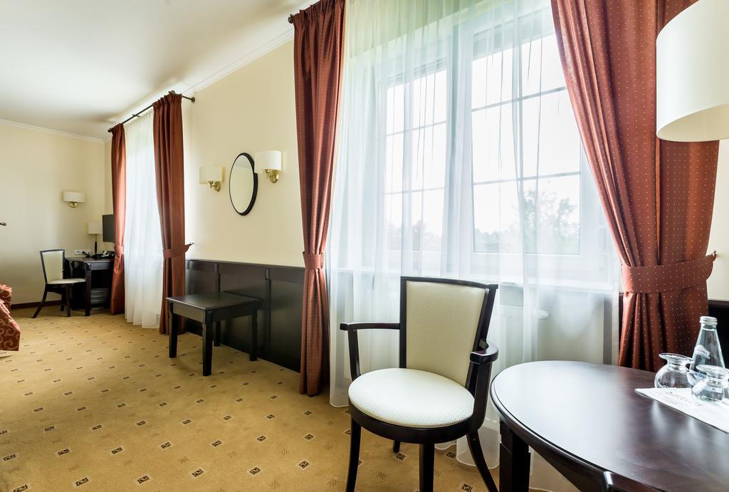 Hotel Krzyski Tarnow Room photo
